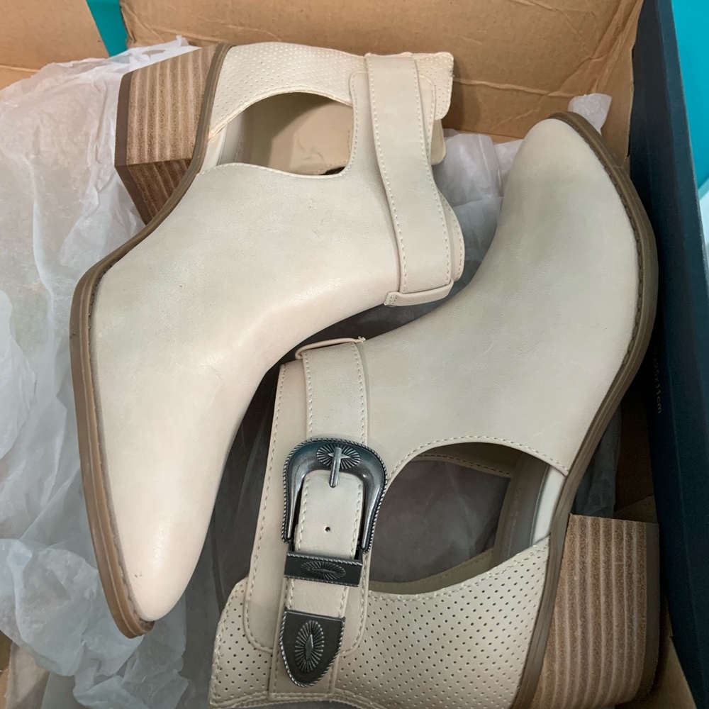 American Eagle Booties